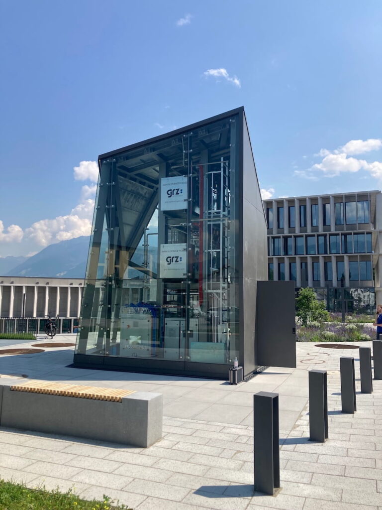 Only a safe hydrogen storage can be installed inside of a building, as was demonstrated in this project in Bruneck, Italy.