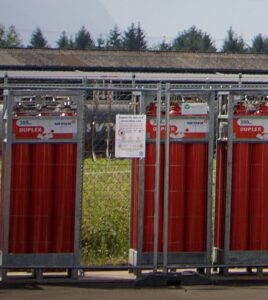 Delivered hydrogen in cylinder bundles.